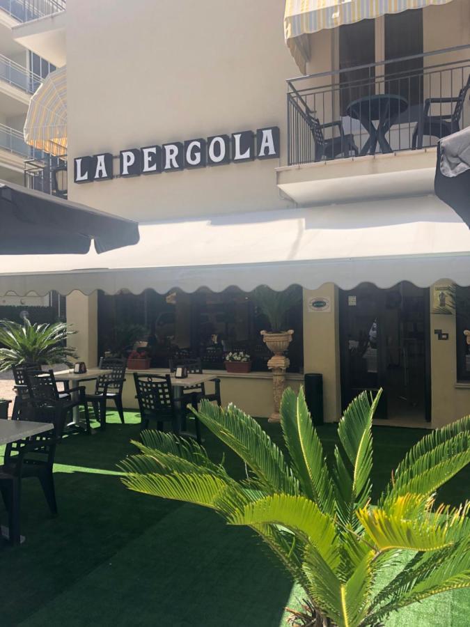 Hotel La Pergola 벨레지아아지마리나 외부 사진
