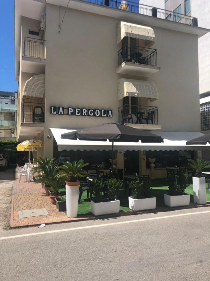 Hotel La Pergola 벨레지아아지마리나 외부 사진