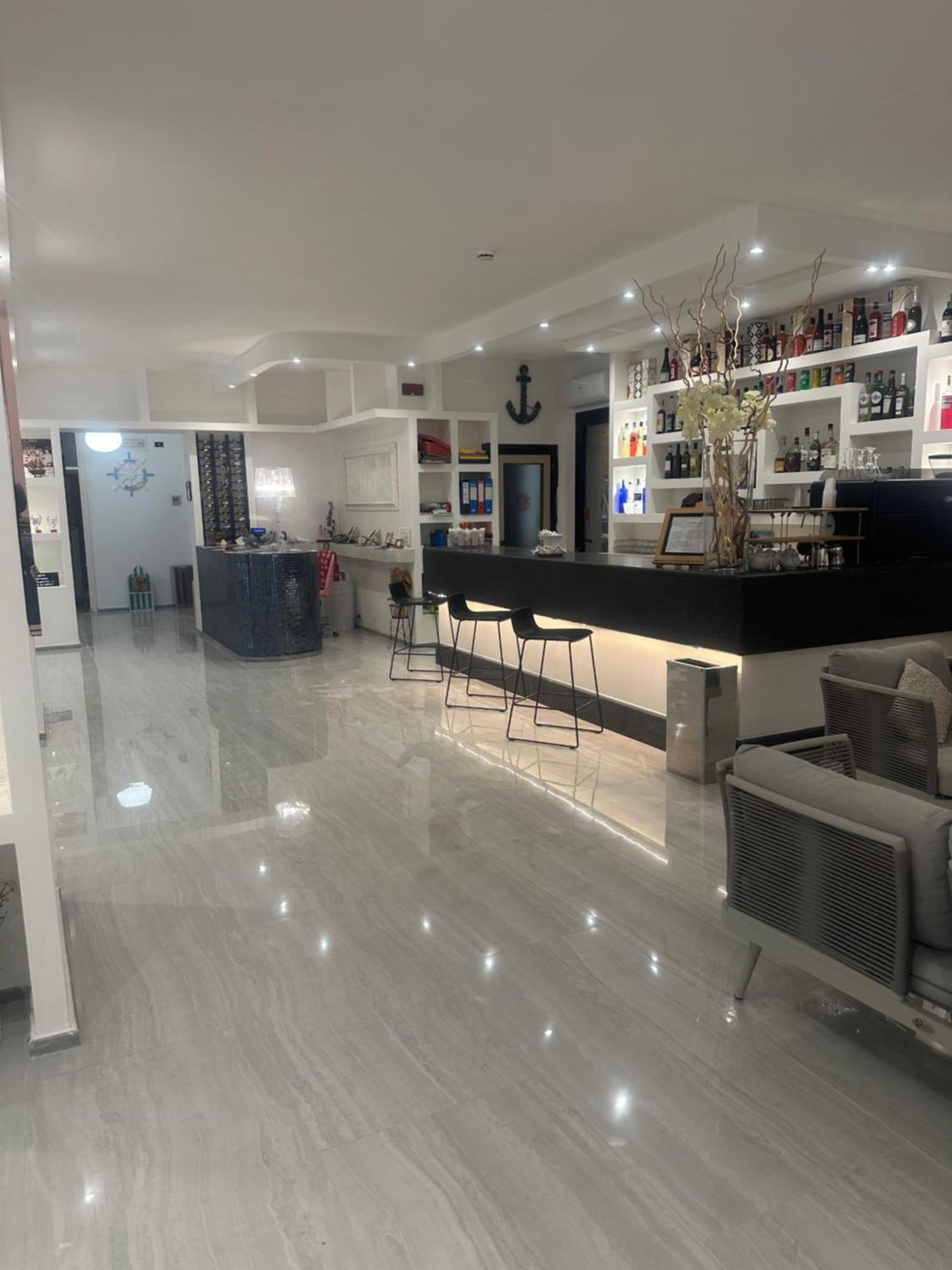 Hotel La Pergola 벨레지아아지마리나 외부 사진